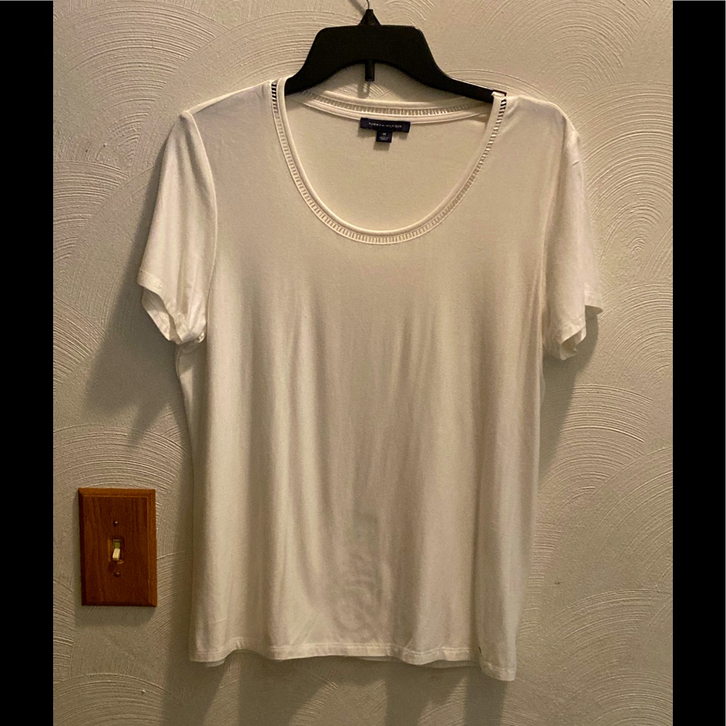 $5 Sale! Tommy Hilfiger Light Cream Pullover Top-Size Med.